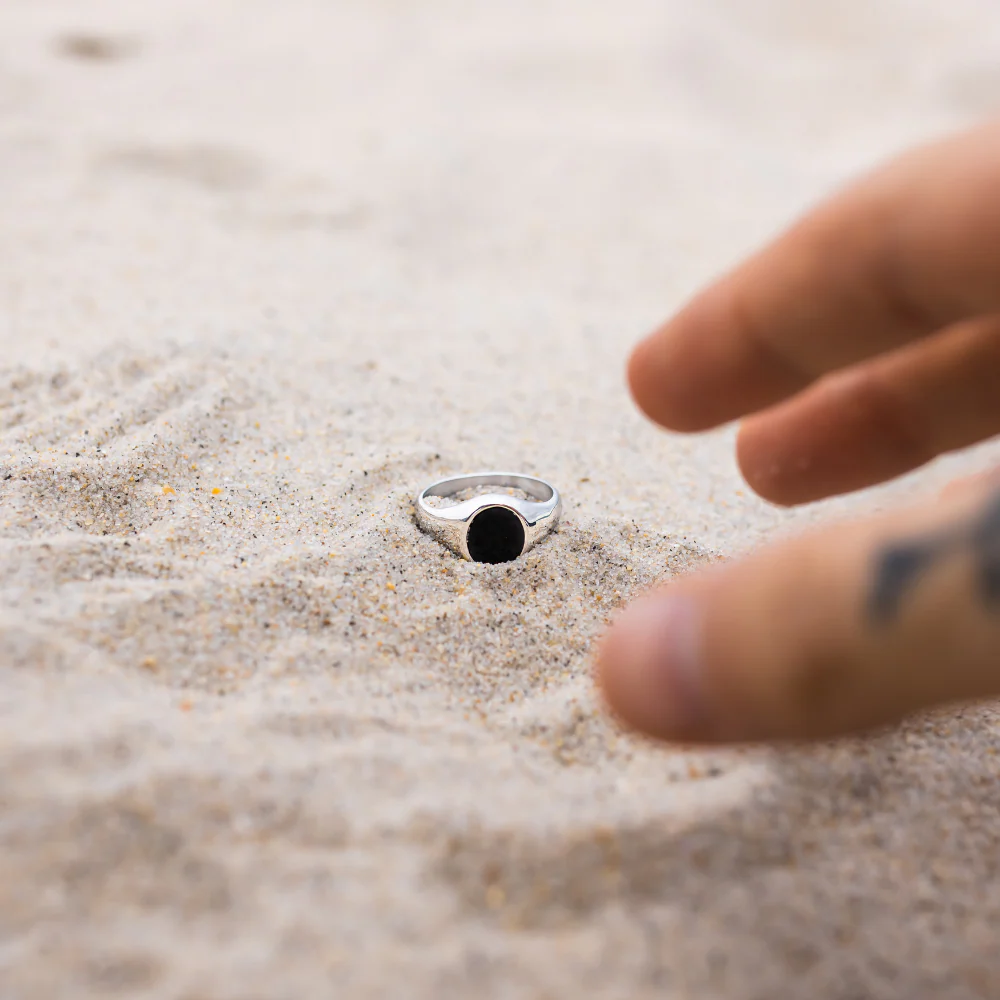 Black Onyx Signet Ring - Gold - Image 9