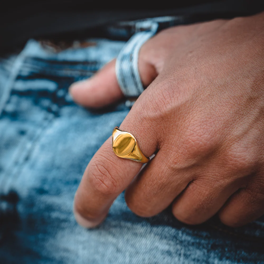 Smooth Signet Ring - Gold - Image 5