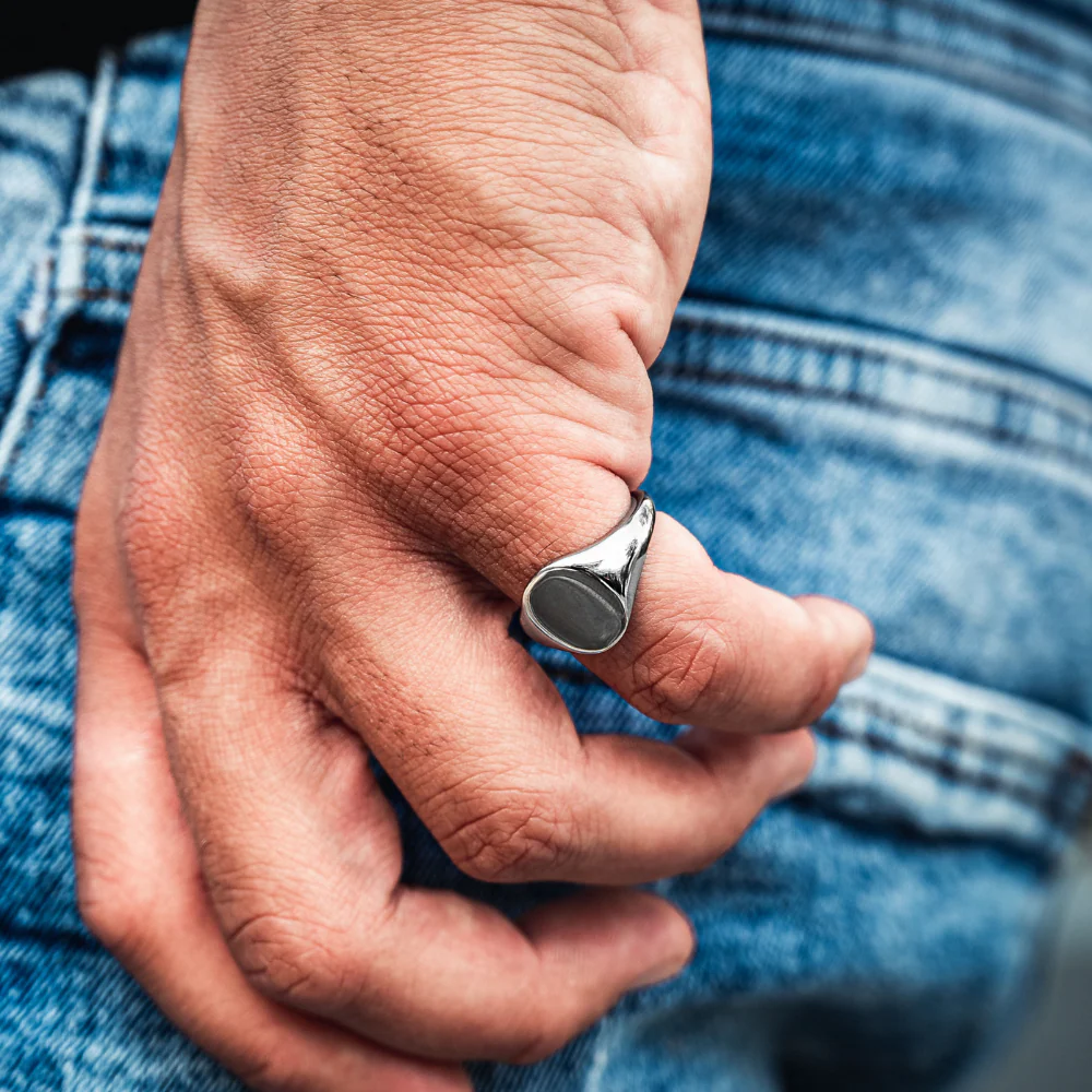 Smooth Signet Ring - Silver - Image 7